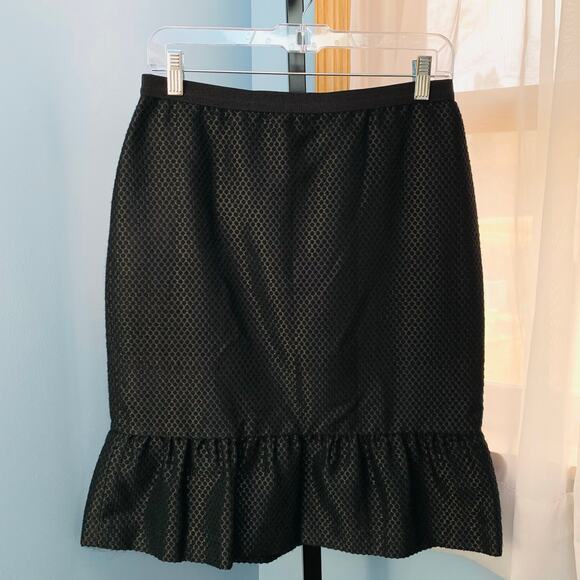 Ann Taylor Flounce Hem Skirt in Black Dot Jacquard Size 4 - Picture 5 of 8